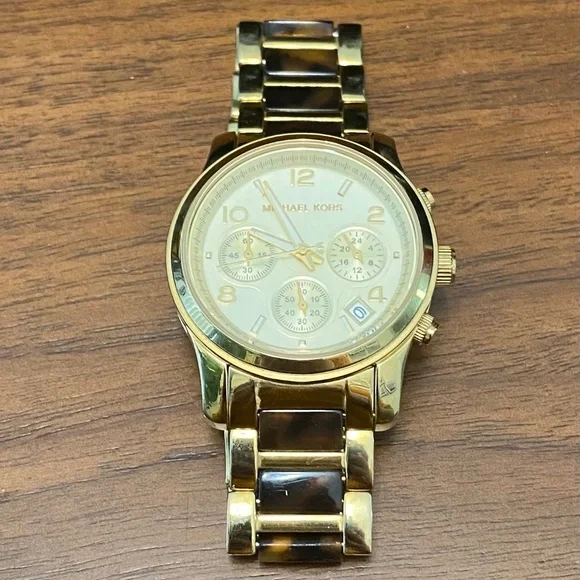 Michael Kors gold and tortoise watch. MK5659. Michael Kors MK5659 Women main image 4